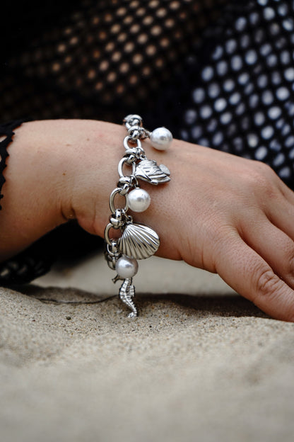 Sam - Charm Bracelet